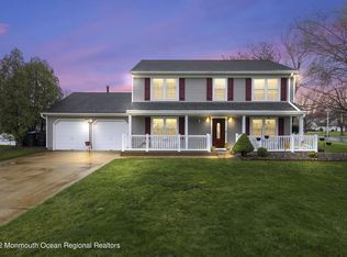 84 Alexandria Dr, Manalapan, NJ