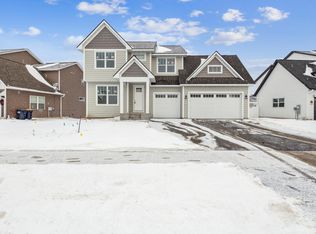 2831 Trinity Dr, Shakopee, MN 55379