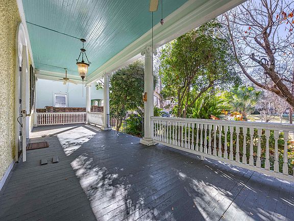 3rd image of 1012 Gregg St