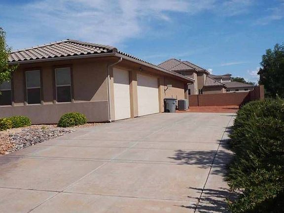 3 car garage, RV space