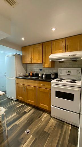 1st image of 326 Bathurst St #1A