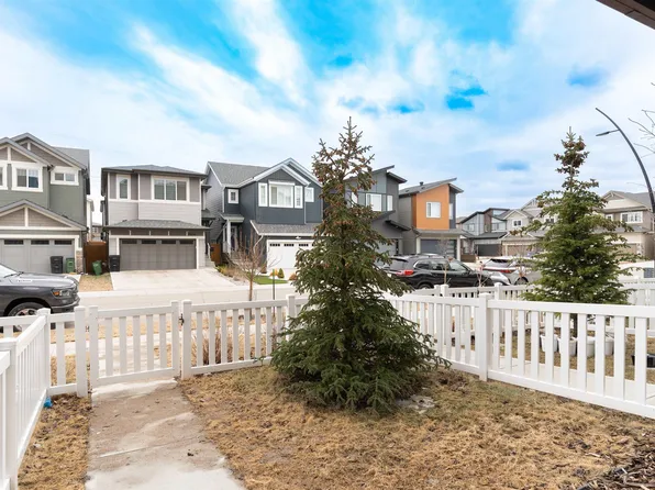 19615 28th Ave NW, Edmonton, AB T6M 0X2
