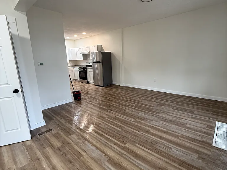 124 Arthur Ave — Photo 6
