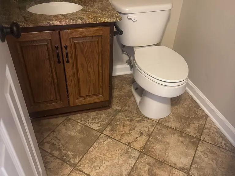 915 Highland Dr — Photo 24