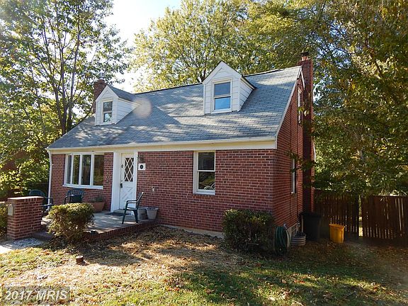 2nd image of 410 Oak Ct