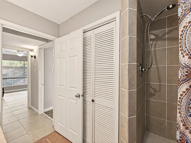 1529 Wirt Rd #1 — Photo 11