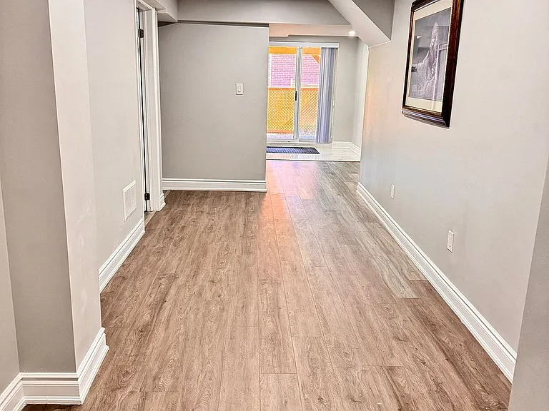 4 Gollop Cres — Photo 15