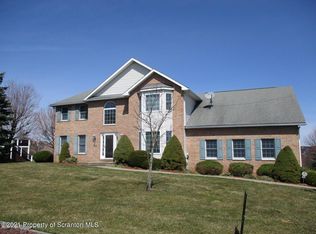 1014 Fairfield Cir, Clarks Summit, PA 18411