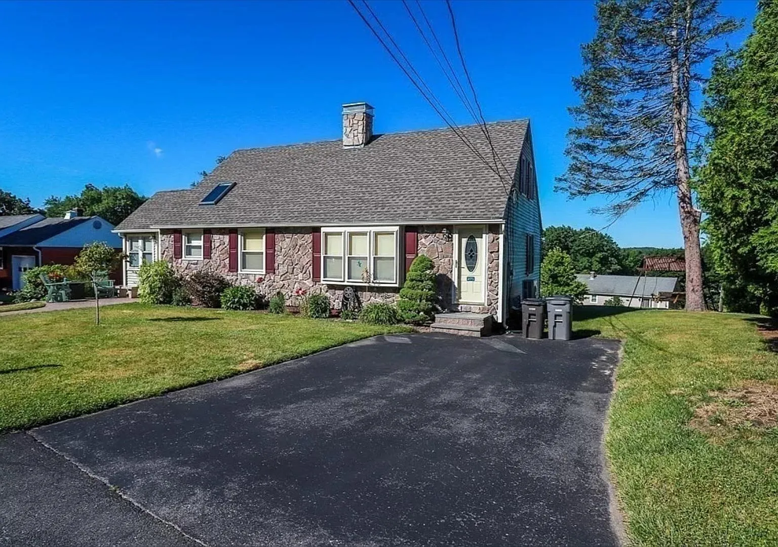 271 Waterford St — Photo 1