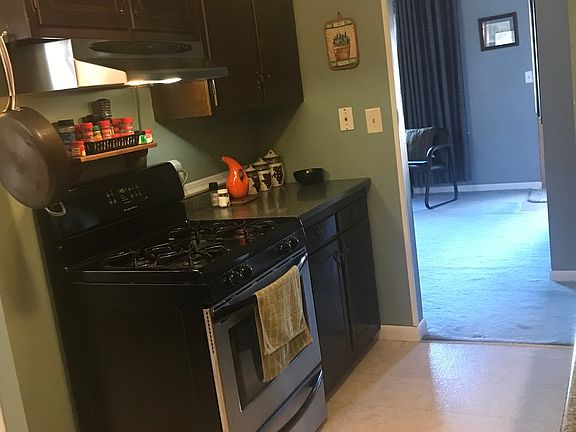 4th image of 821 N Bell St