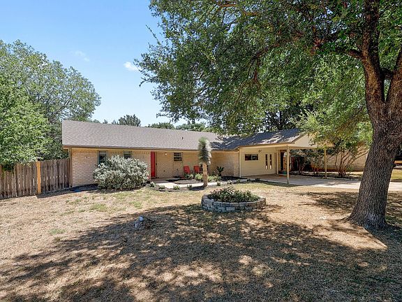 2nd image of 602 Meadowbrook Dr