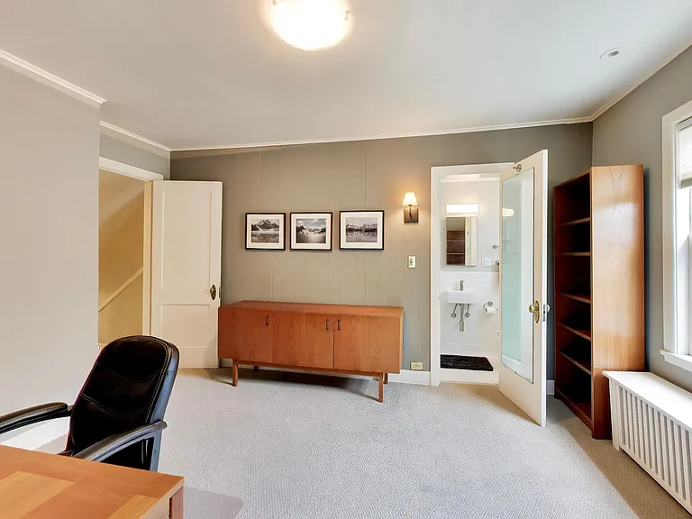 2624 Thayer St — Photo 21