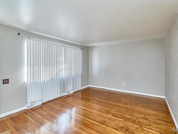 3rd image of 1575 Starling Dr