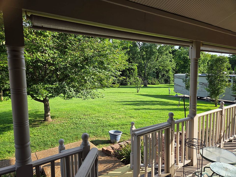 2nd image of 2551 Lakeland Dr