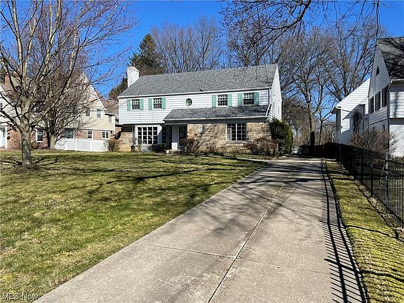 2nd image of 535 Merriman Rd
