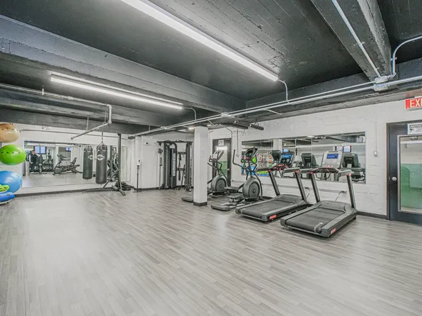 2140 Knapp Street image 21 of 21