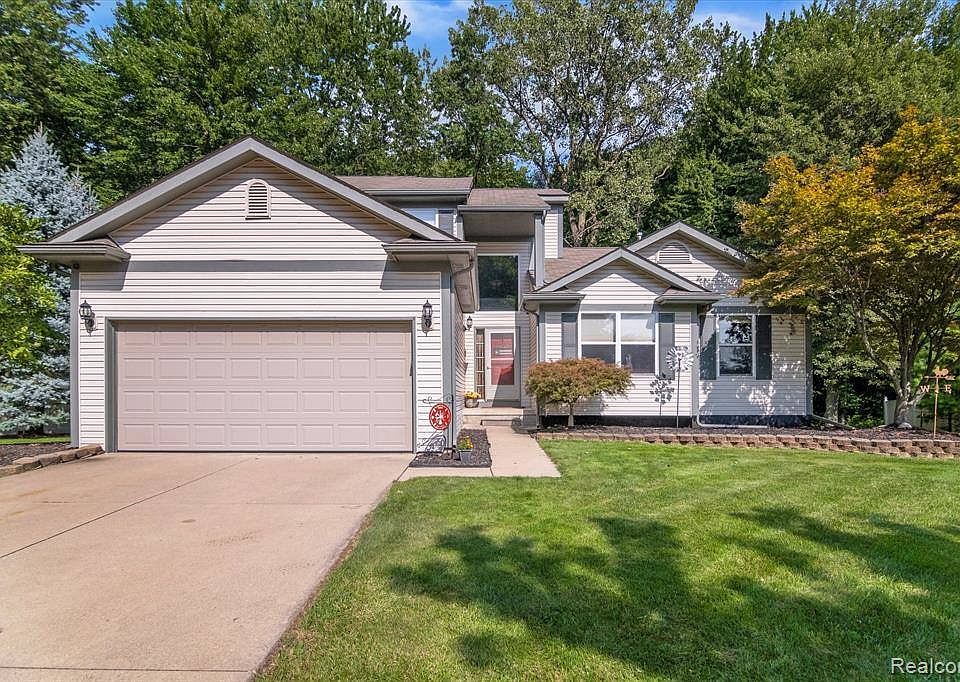 1st image of 18453 Lawrence Ln