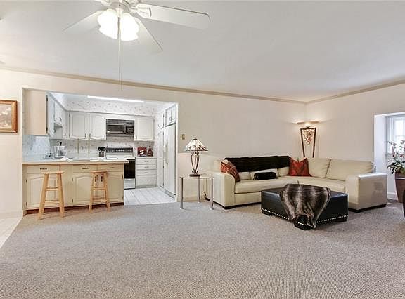 3rd image of 3000 Saint Charles Ave APT 406