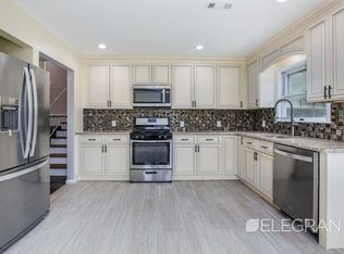 403 California Rd #403, Bronxville, NY 10708