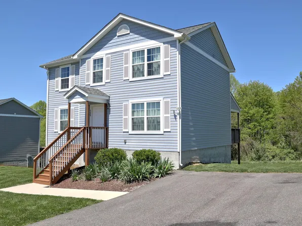109 Prairie View Ln, Pembroke, VA 24136