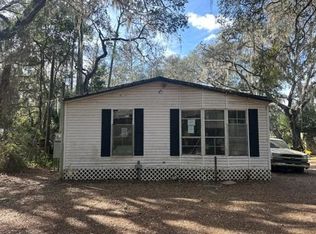 125 Silver Lake Dr, Hawthorne, FL 32640