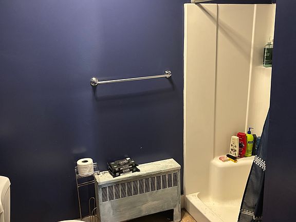 4th image of 33 Field Ave