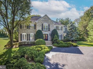 11108 Potomac View Dr, Potomac, MD 20854