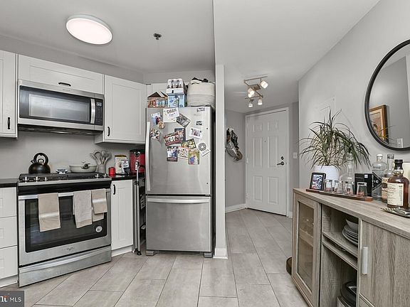 4th image of 1045 N Utah St APT 604