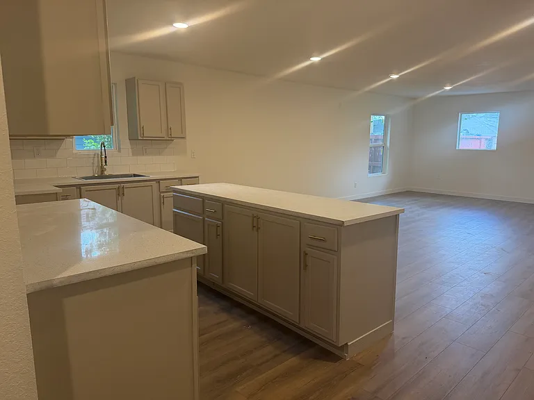 2222 Harding St — Photo 7