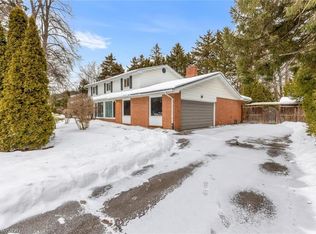 145 Wolfdale Ave, Oakville, ON L6L 4R9