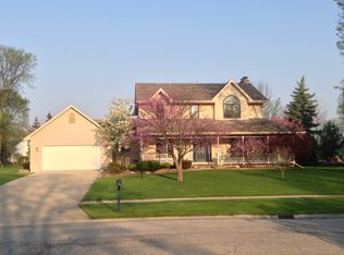 2100 Willow Bay Dr, Defiance, OH