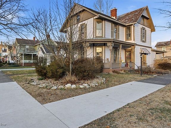 3rd image of 515 Wooster St