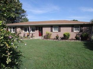 206 Suzanne St, Lawrenceburg, KY 40342