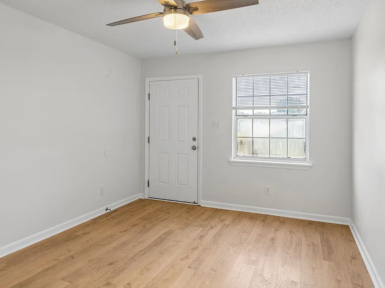 600 Trudy St — Photo 10
