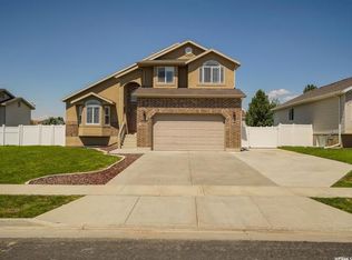 2564 W 2025 N, Clinton, UT 84015