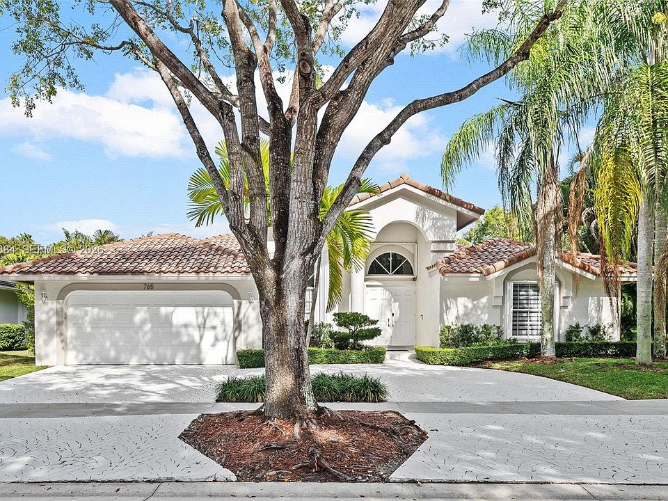 1st image of 765 Bayside Ln