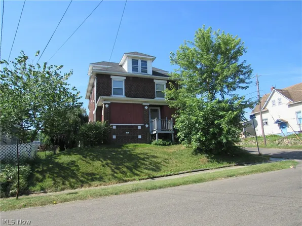 1060 Shannon Ave, Barberton, OH 44203
