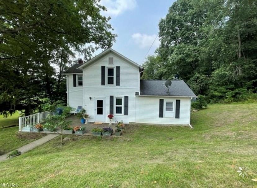 1st image of 52 Pine St