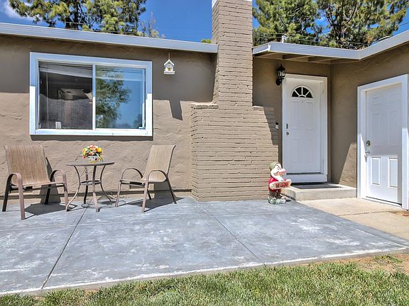 3rd image of 661 Arnold Dr