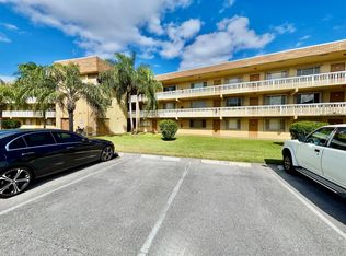 600 Village Green Ct APT 215, Palm Springs, FL 33461