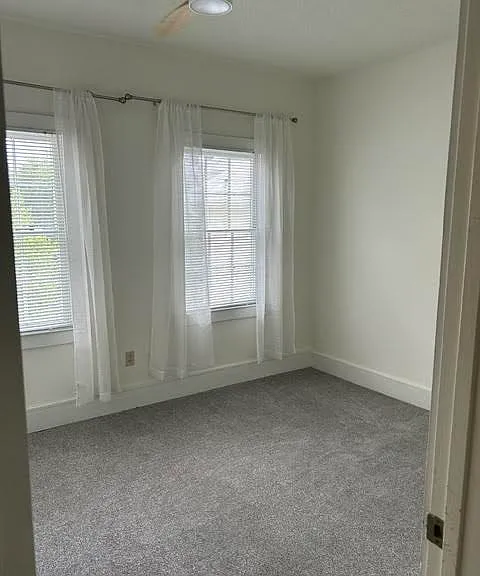 513 E Gordon St — Photo 6