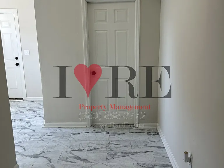 1283 W Broad St — Photo 9