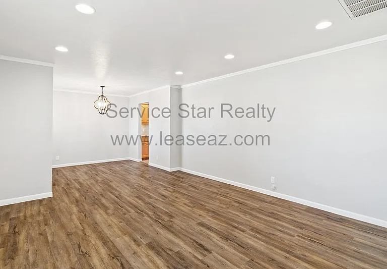 6916 E Windsor Ave — Photo 5