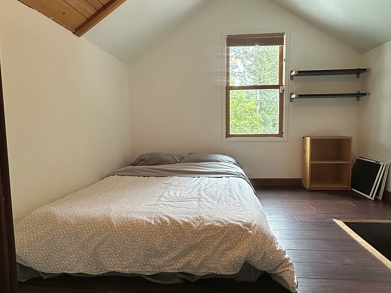 240 Farrell Dr — Photo 5