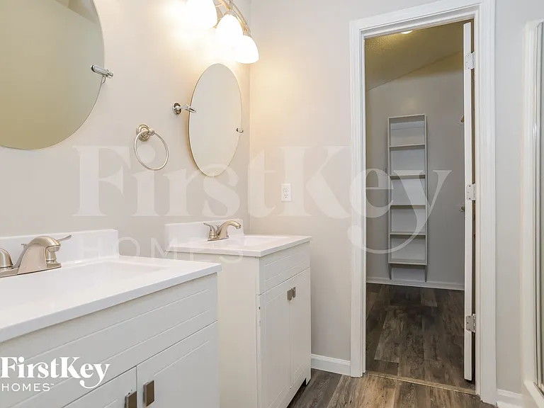11108 N Lewis Ave — Photo 9