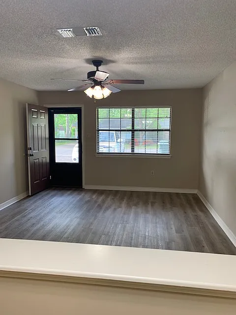 2 bed, 900 sqft, $850 — Photo 3
