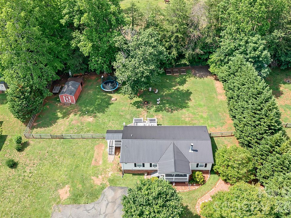 1st image of 6075 Clearbrook Ln