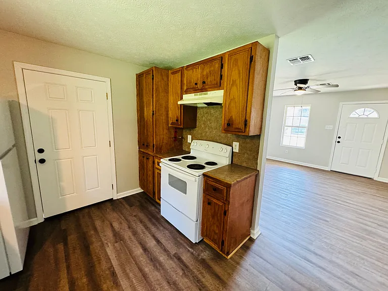 105 Greene Ln #115G — Photo 3