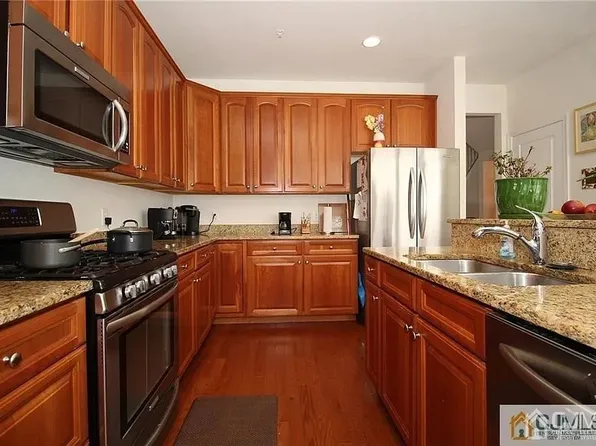 2203 Leia Ln, Highland Park, NJ 08904