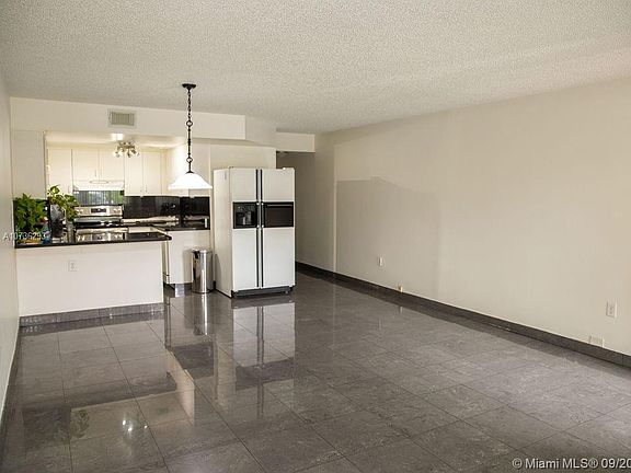 4th image of 311 NW 82nd Ave APT 1207